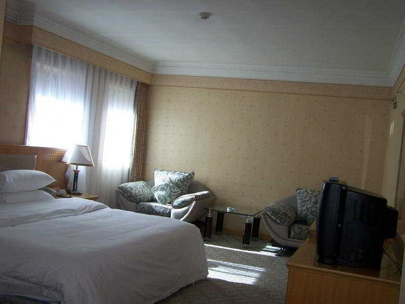 Modern Hotel Harbin Exteriör bild